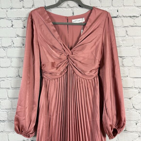 NWT Petal and Pup Noelle Twist Front Pleated Midi Dress In Blush Pink Womens XS - Picture 6 of 16